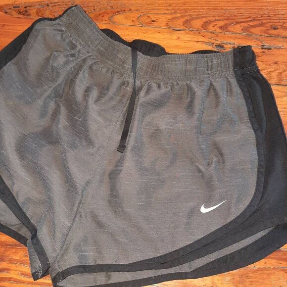Nike Tempo Shorts - Picture 1 of 2